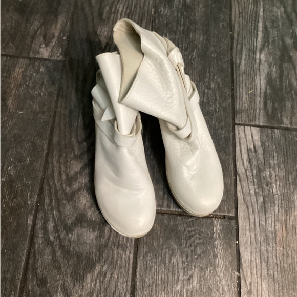 💥PRICE DROP💥 Calou Stockholm Cut Out Boot - NWOT - Picture 3 of 6